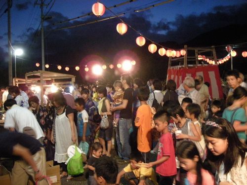 日好荘那智園、盆踊りに参加