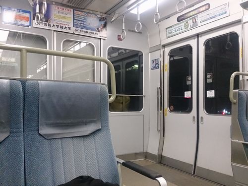 電車内に閉じ込められる