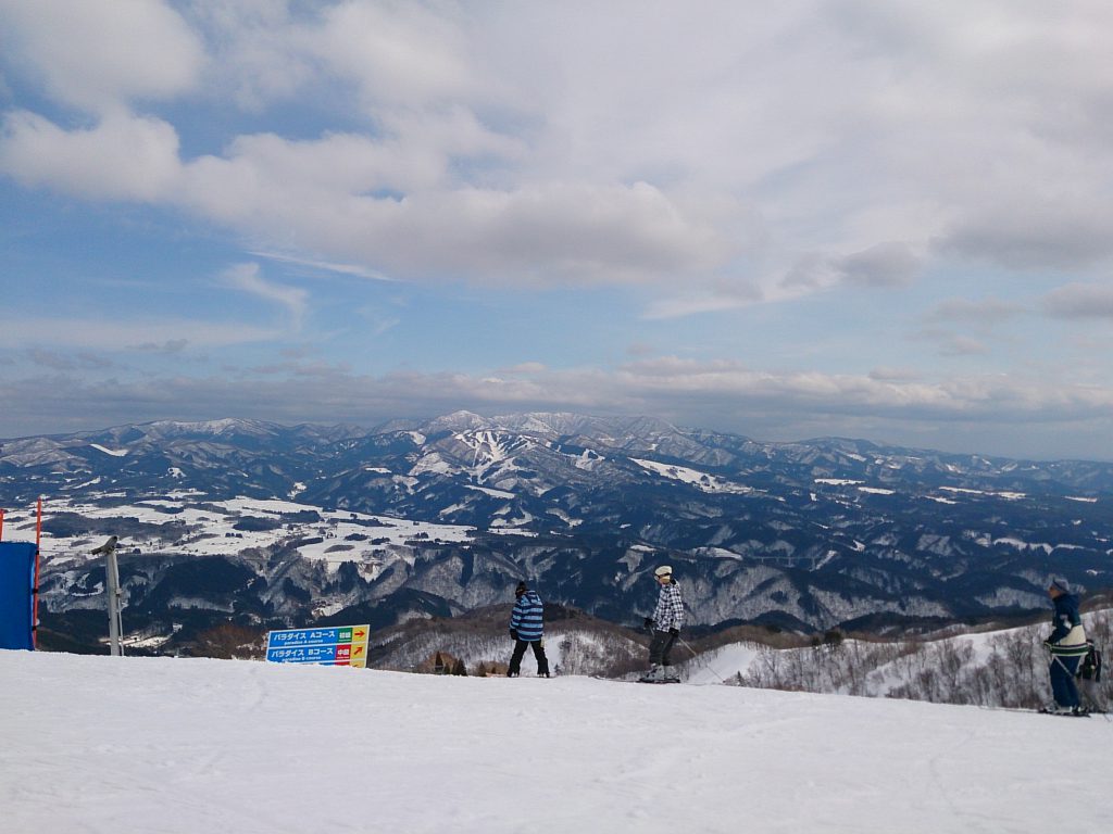 雪国へ、山も綺麗