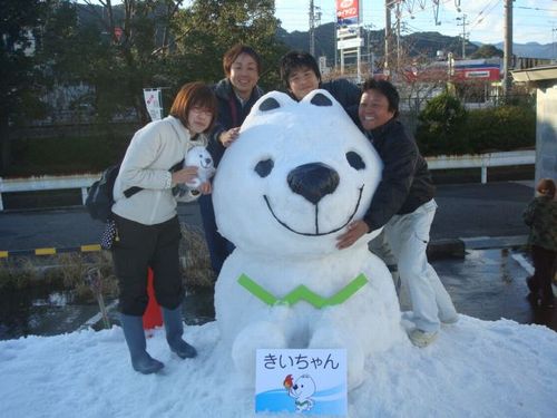 南の国の雪まつり雪像作成