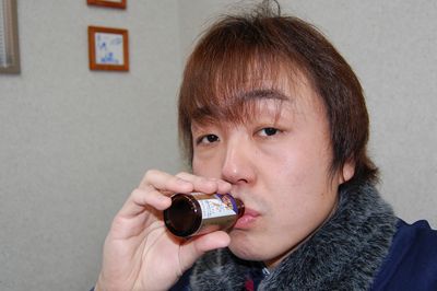 ユンケルローヤルFを飲む九代目